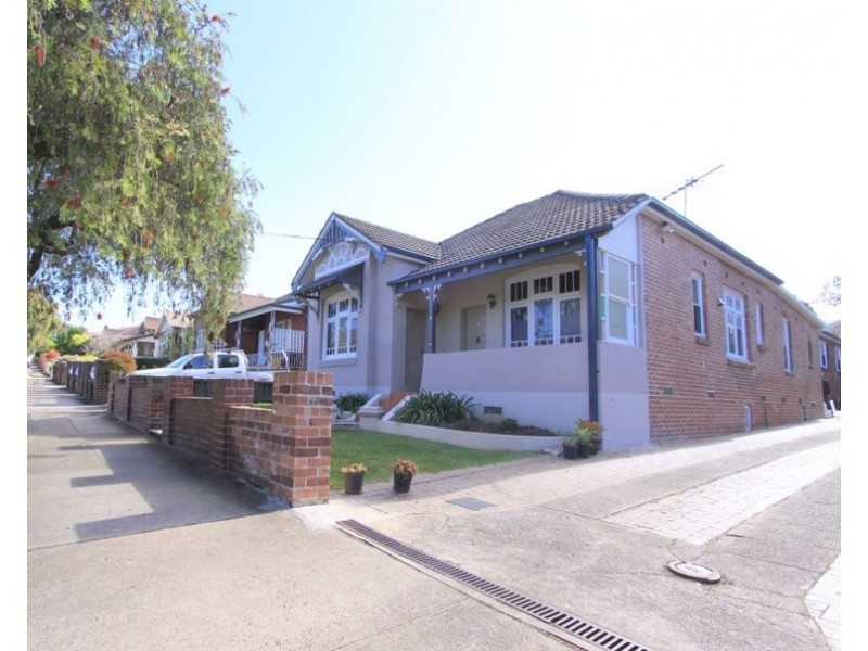 2/28 Edwin Street South, Croydon NSW 2132