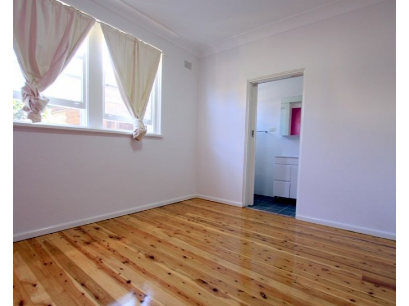 2/28 Edwin Street South, Croydon NSW 2132