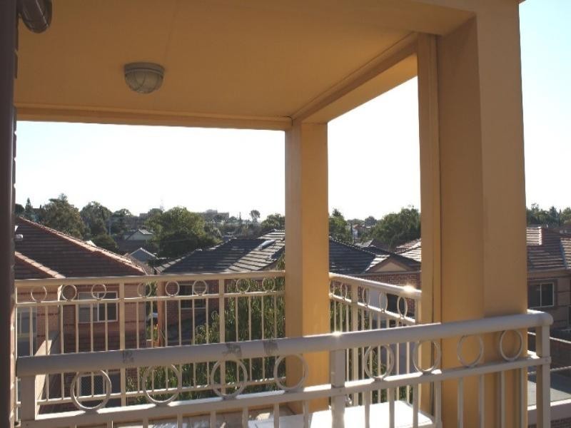 2/10-12 Webb Street, Croydon NSW 2132