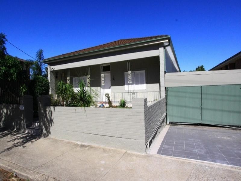 2 Tincombe Street, Canterbury NSW 2193