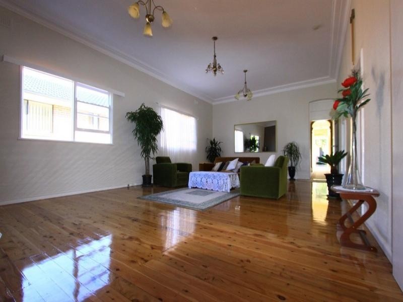 2 Tincombe Street, Canterbury NSW 2193