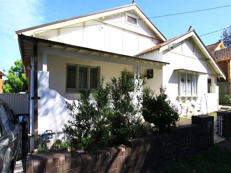 16 Brighton Avenue, Croydon Park NSW 2133