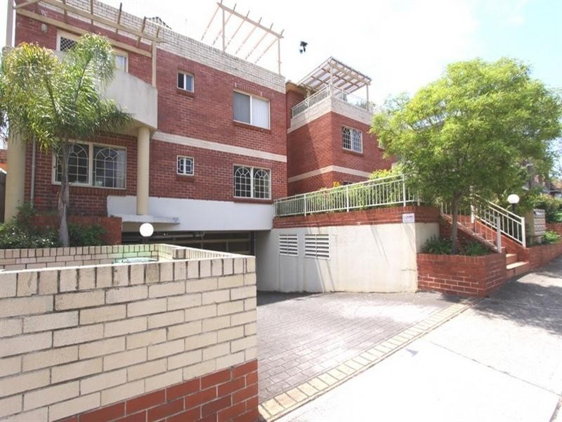 2/9-11 Grosvenor Street, Croydon NSW 2132