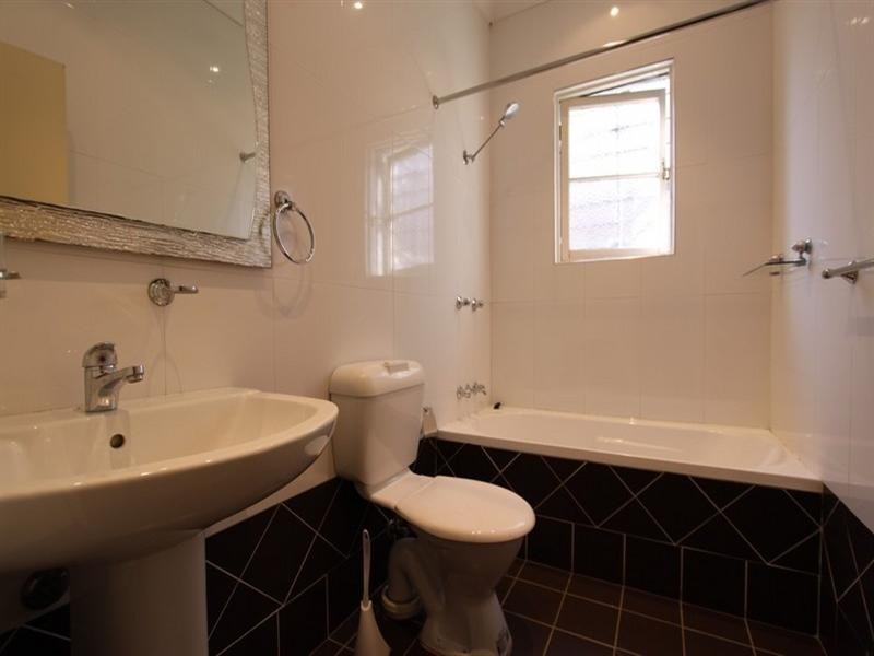 2/185 Norton Street, Ashfield NSW 2131