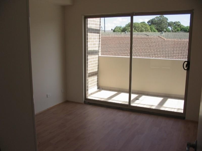 1/6-8 The Crescent, Homebush NSW 2140