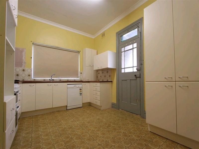 1/13 The Strand, Croydon NSW 2132