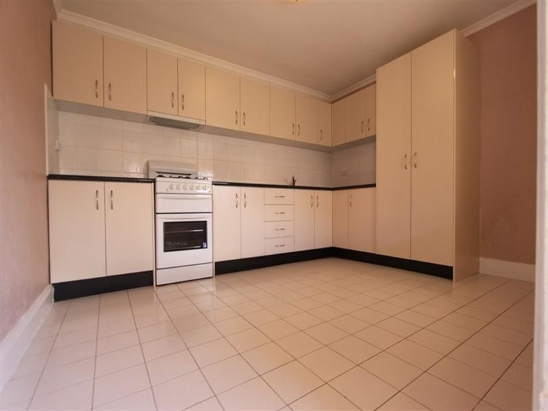 52 The Avenue, Granville NSW 2142