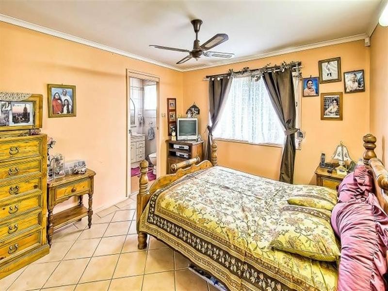 54 Goodsell Street, Minto NSW 2566
