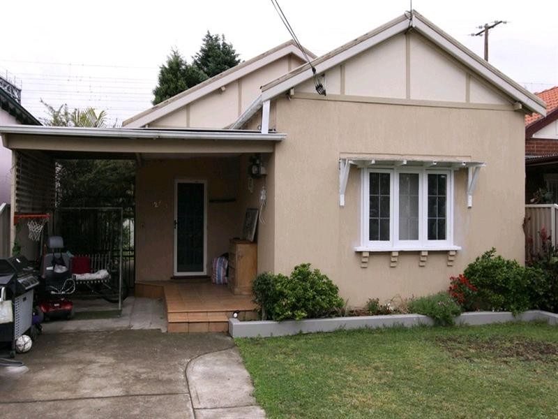 21 Heighway Avenue, Ashfield NSW 2131