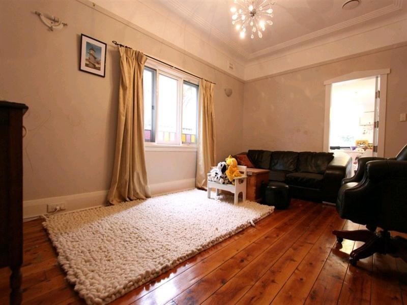 21 Heighway Avenue, Ashfield NSW 2131