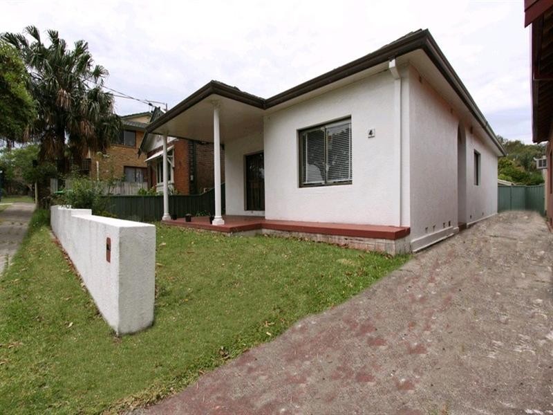 4 Windsor Avenue, Croydon Park NSW 2133