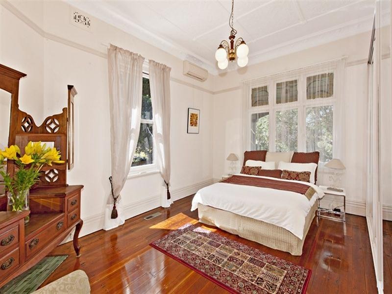 5 Dickinson Avenue, Croydon NSW 2132