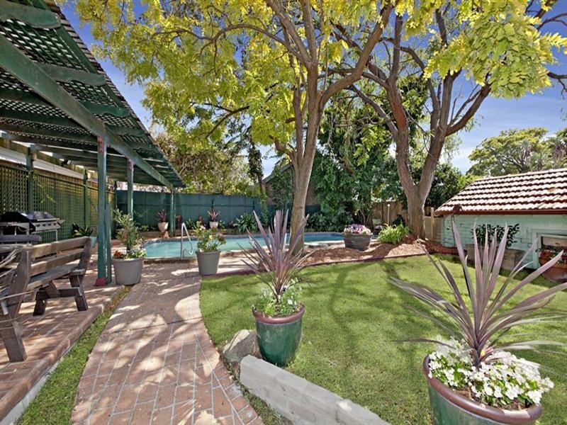 5 Dickinson Avenue, Croydon NSW 2132