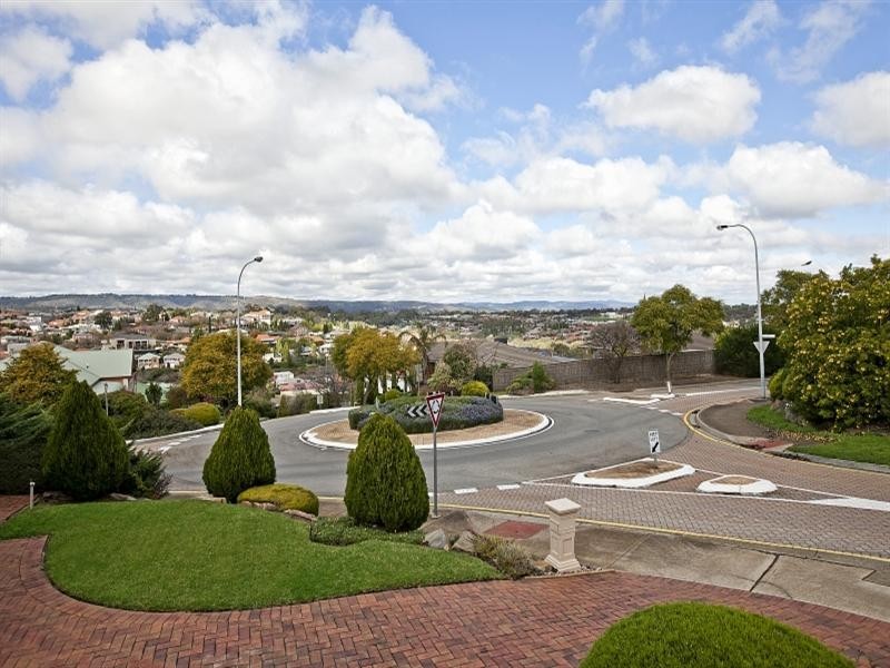 13 Rundle Court, Greenwith SA 5125