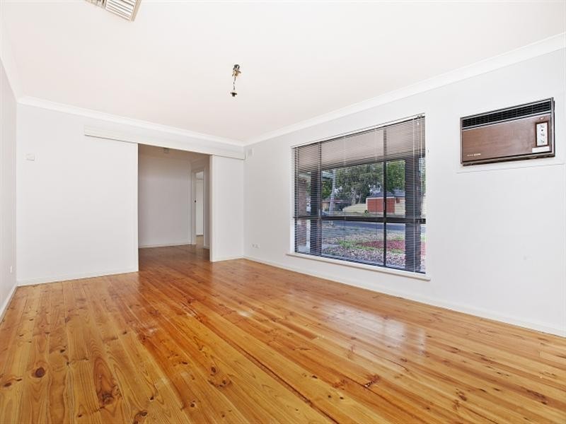 26 Scullin Crescent, Hope Valley SA 5090