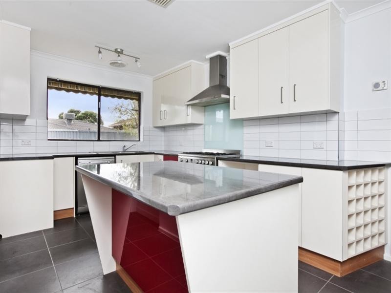 26 Scullin Crescent, Hope Valley SA 5090