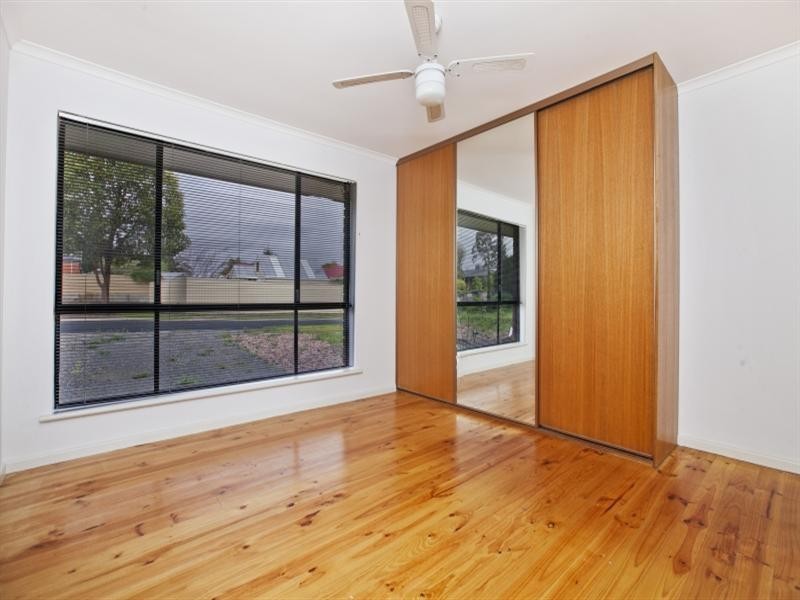 26 Scullin Crescent, Hope Valley SA 5090