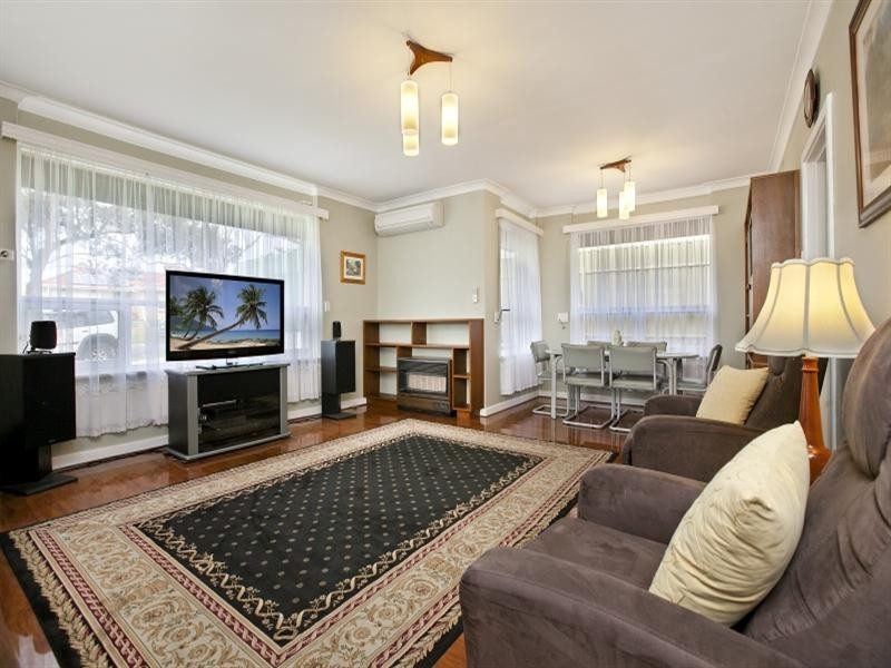 16 Kym Avenue, Valley View SA 5093