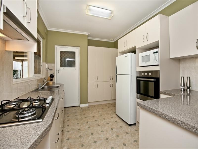 16 Kym Avenue, Valley View SA 5093