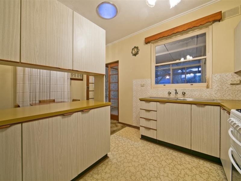 18 Lily Street, Blair Athol SA 5084