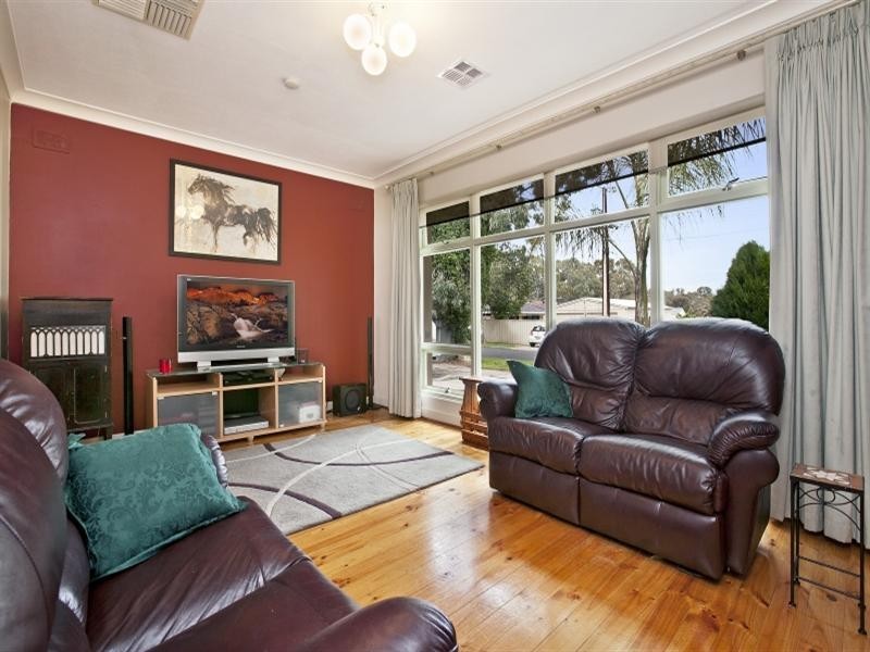 1 Farm Drive, Redwood Park SA 5097