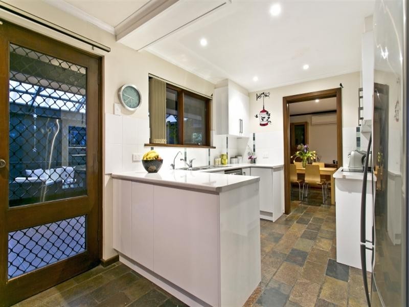 9 Snead Crescent, Fairview Park SA 5126