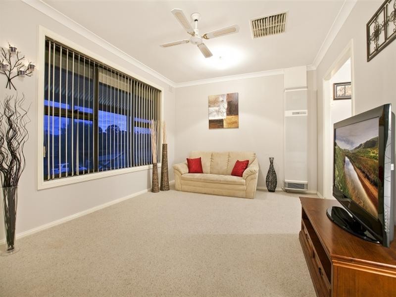 11 Gloucester Avenue, Redwood Park SA 5097