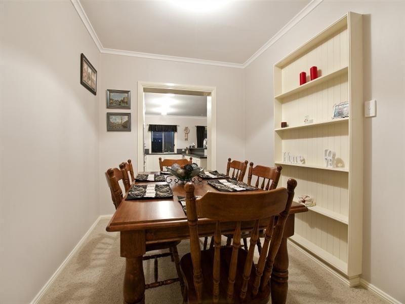 11 Gloucester Avenue, Redwood Park SA 5097