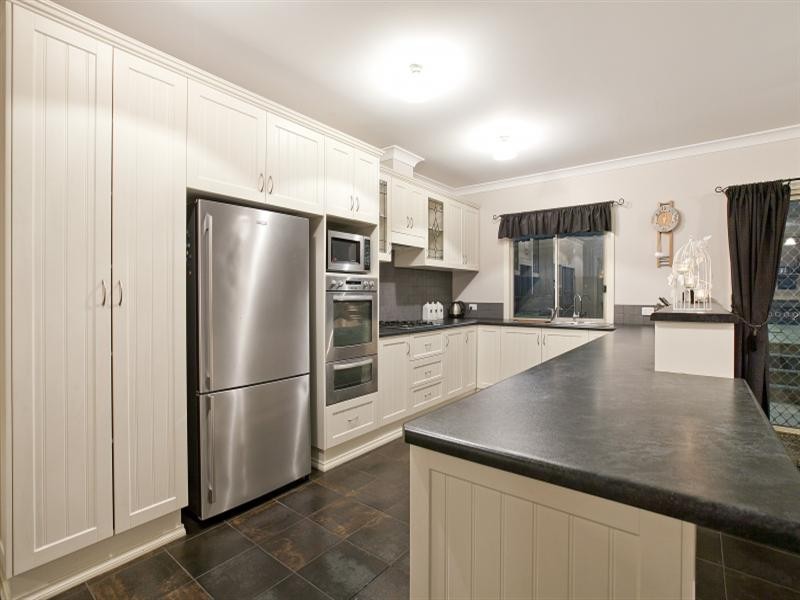 11 Gloucester Avenue, Redwood Park SA 5097