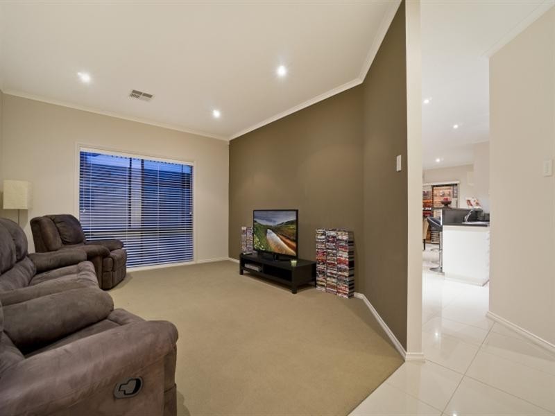 12 Shoalhaven Circuit, Mawson Lakes SA 5095