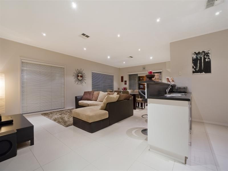 12 Shoalhaven Circuit, Mawson Lakes SA 5095