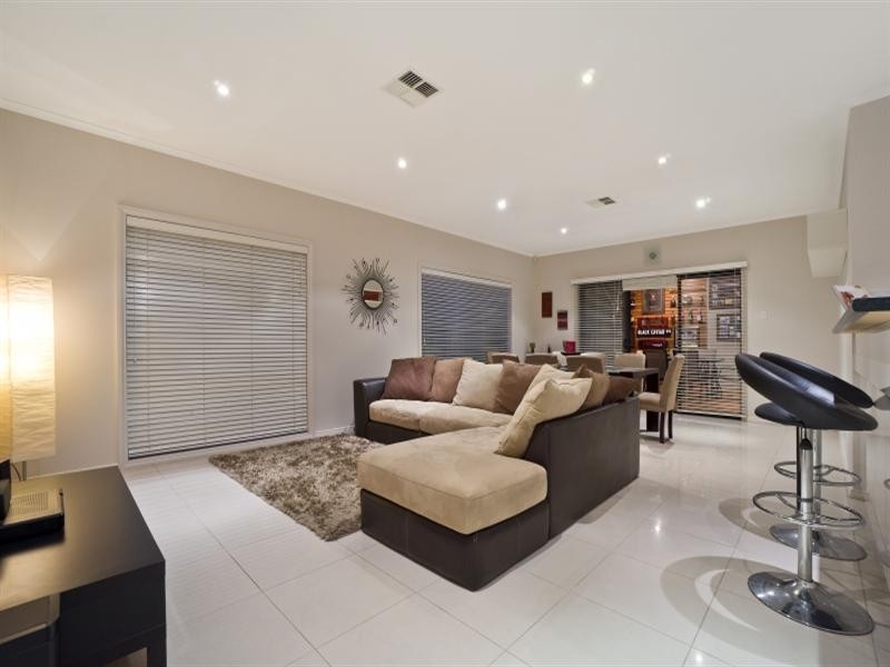 12 Shoalhaven Circuit, Mawson Lakes SA 5095