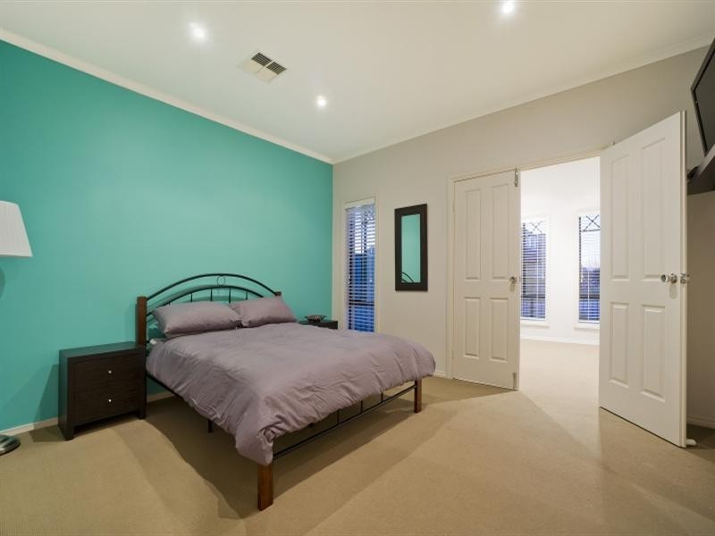 12 Shoalhaven Circuit, Mawson Lakes SA 5095