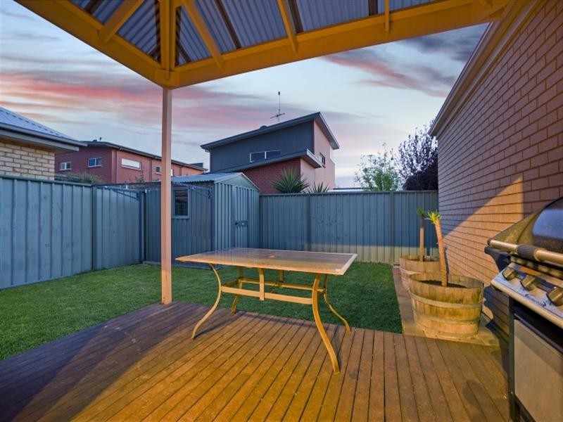 12 Shoalhaven Circuit, Mawson Lakes SA 5095