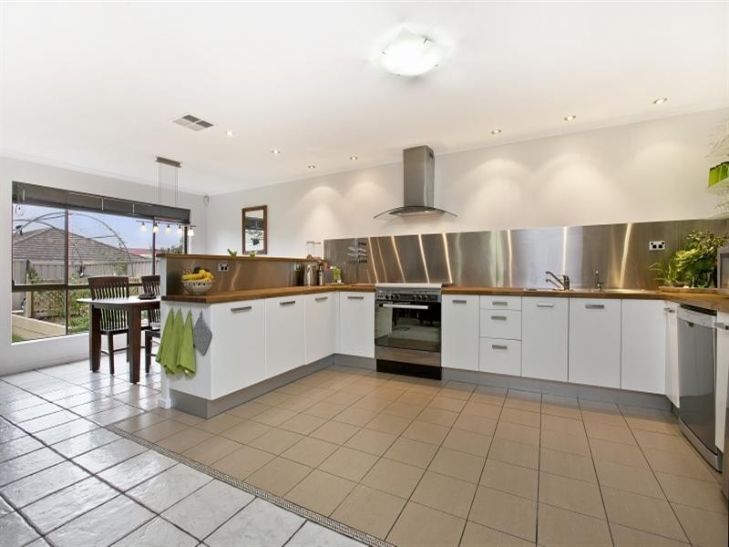 7 Abbey Close, Holden Hill SA 5088
