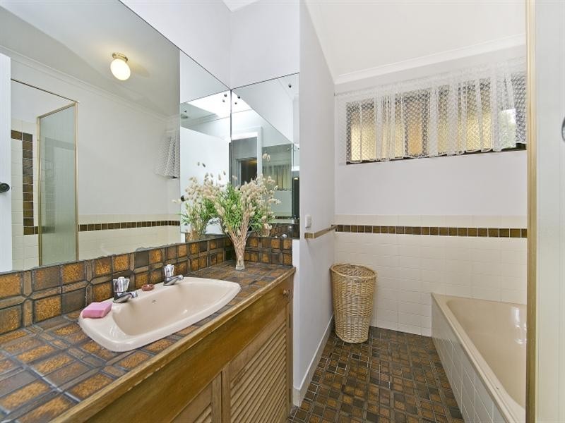 9 Gaylard Crescent, Redwood Park SA 5097