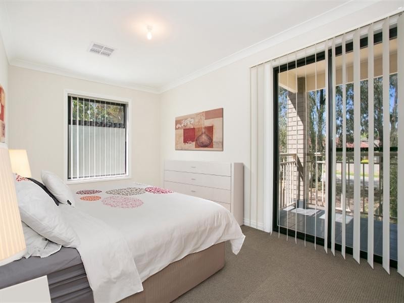 176 Brougham Drive, Valley View SA 5093
