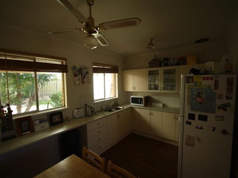 15 Nottingham Crescent, Valley View SA 5093