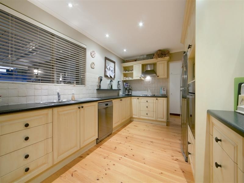 15 Vicenzo Street, Fairview Park SA 5126