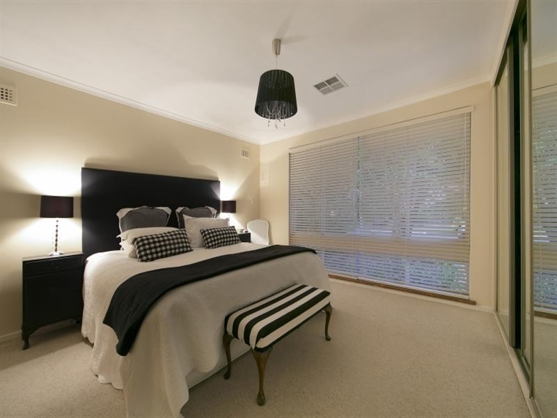 15 Vicenzo Street, Fairview Park SA 5126