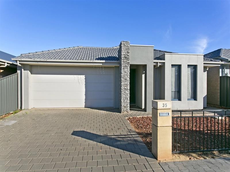 35 Coonawarra Avenue, Andrews Farm SA 5114