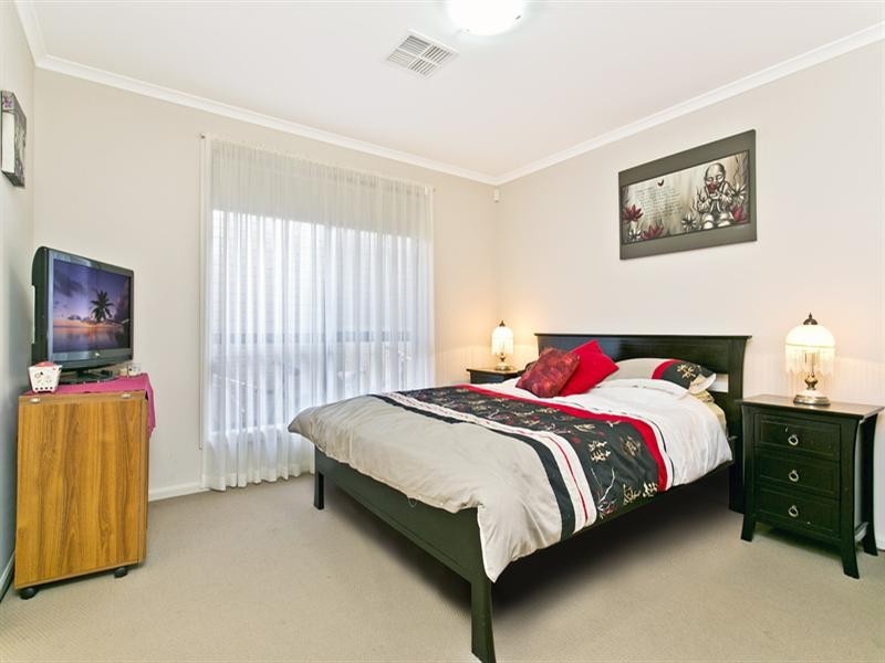 35 Coonawarra Avenue, Andrews Farm SA 5114