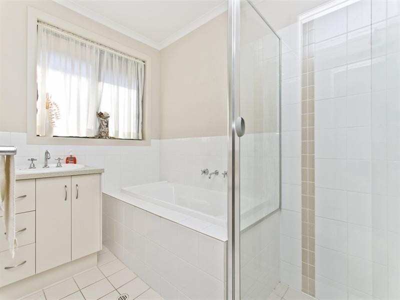 35 Coonawarra Avenue, Andrews Farm SA 5114