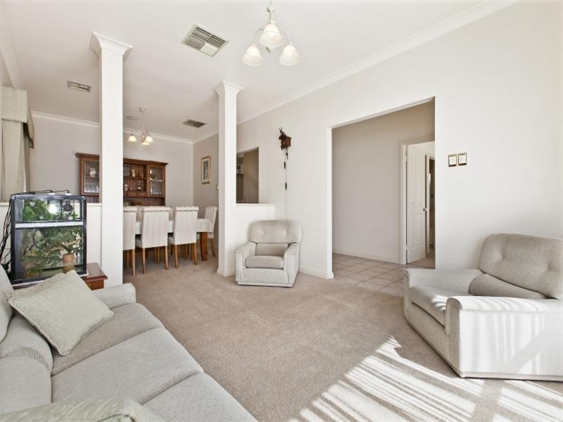 26 Bayview Parade, Gulfview Heights SA 5096