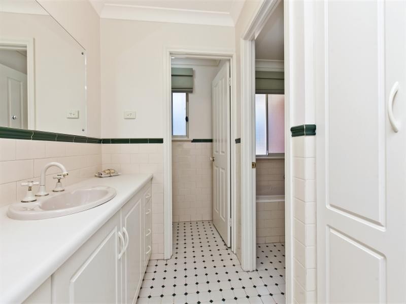 26 Bayview Parade, Gulfview Heights SA 5096