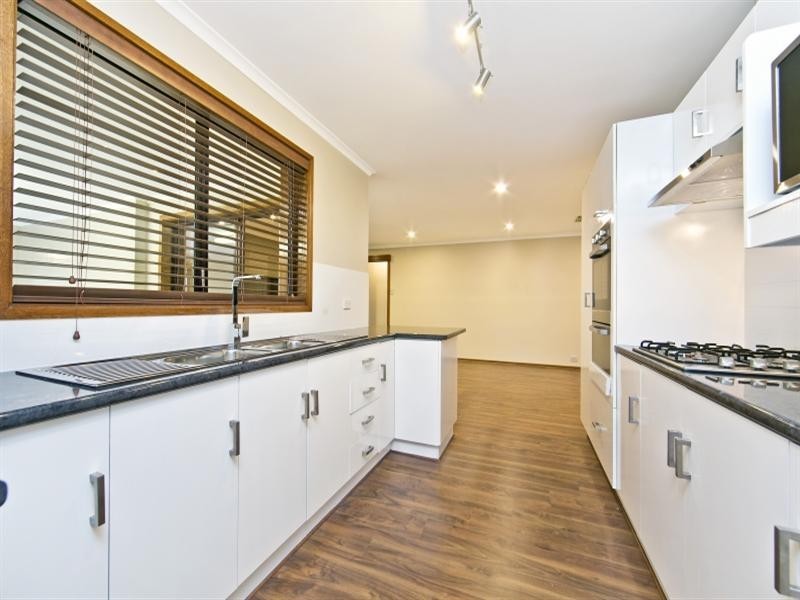 34 Hedgerow Drive, Gulfview Heights SA 5096