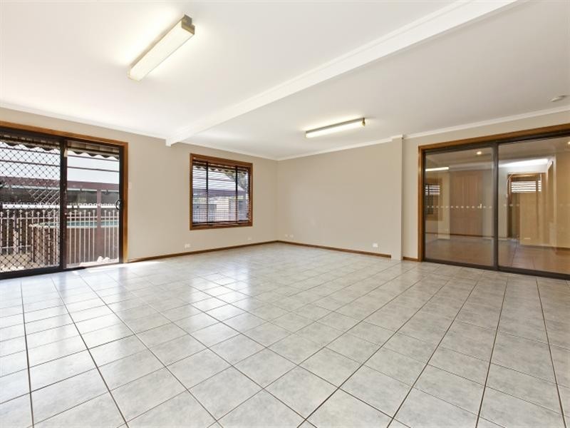 34 Hedgerow Drive, Gulfview Heights SA 5096