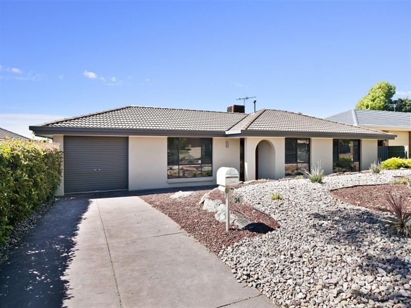 34 Hedgerow Drive, Gulfview Heights SA 5096