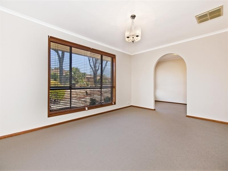 34 Hedgerow Drive, Gulfview Heights SA 5096