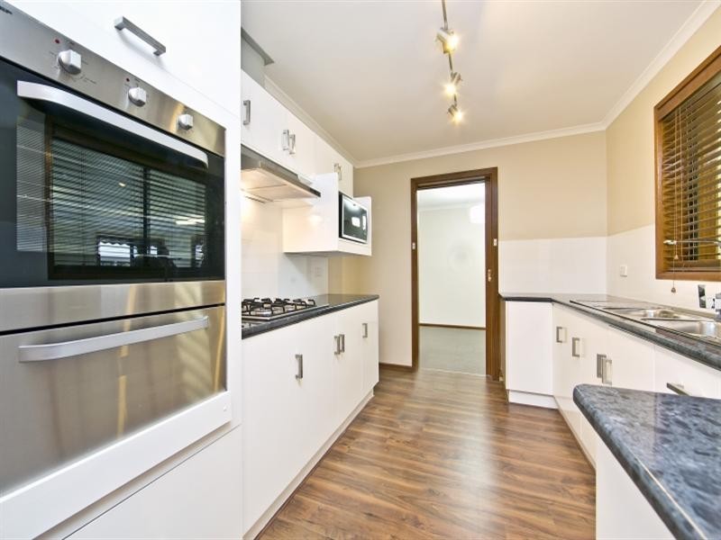 34 Hedgerow Drive, Gulfview Heights SA 5096